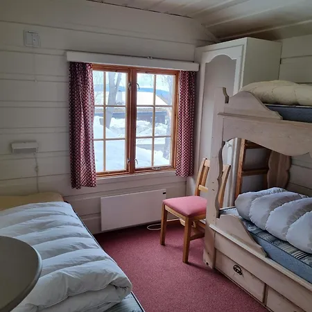 A Cozy, Rustic Retreat With Fireplace And Terrace Feriehus Beitostolen