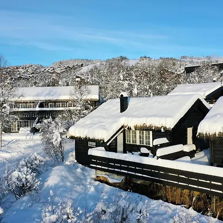 A Cozy, Rustic Retreat With Fireplace And Terrace Semesterbostad Beitostolen