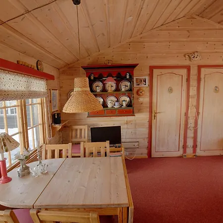 A Cozy, Rustic Retreat With Fireplace And Terrace *