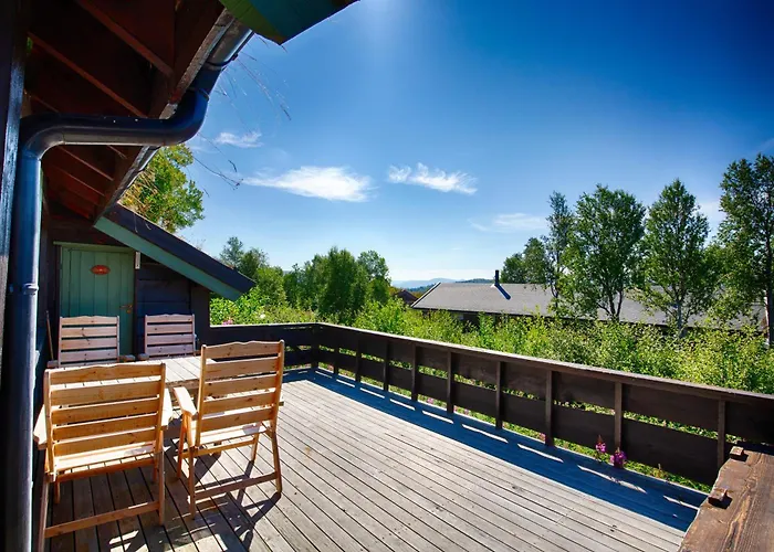 A Cozy, Rustic Retreat With Fireplace And Terrace * Beitostolen