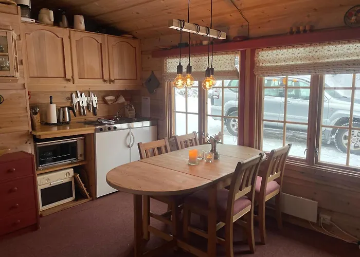 A Cozy, Rustic Retreat With Fireplace And Terrace Semesterbostad