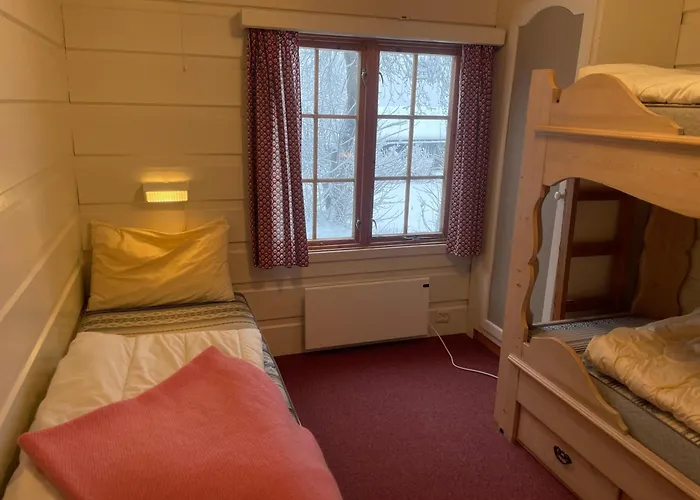 A Cozy, Rustic Retreat With Fireplace And Terrace Semesterbostad